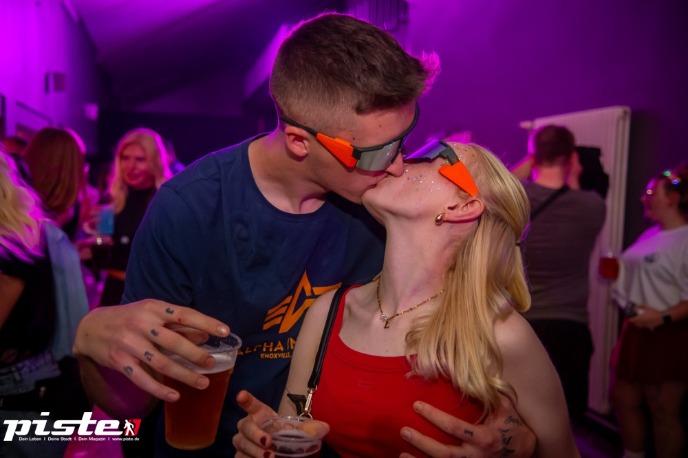 Und drinnen tanzt der Bär Galerie 1