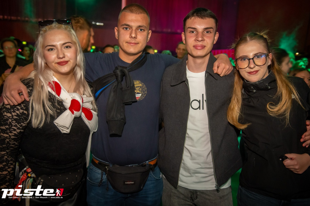 Und drinnen tanzt der Bär Galerie 1