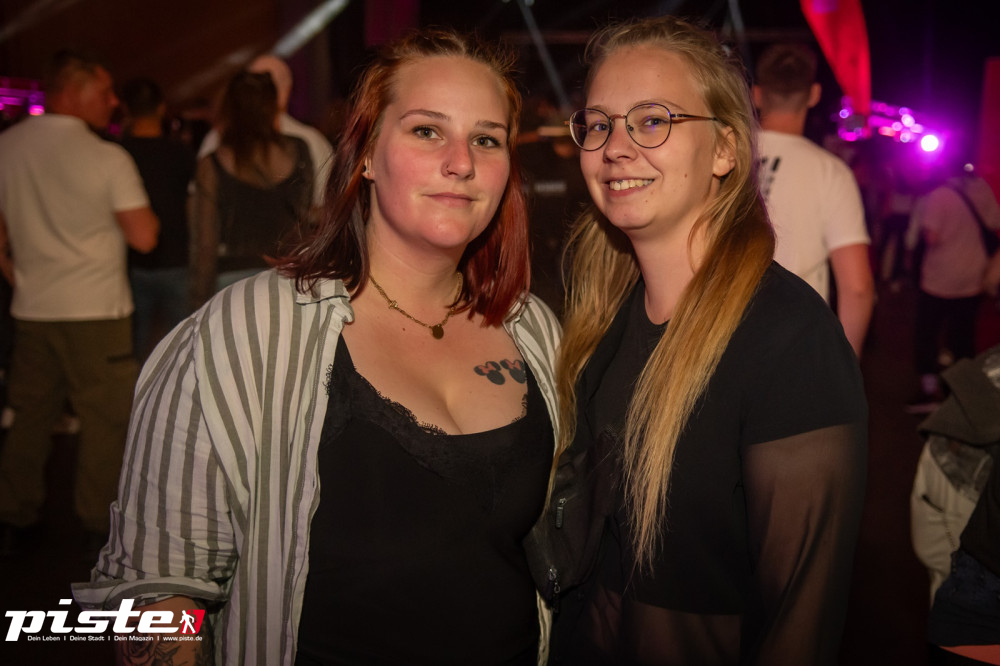 Und drinnen tanzt der Bär Galerie 1