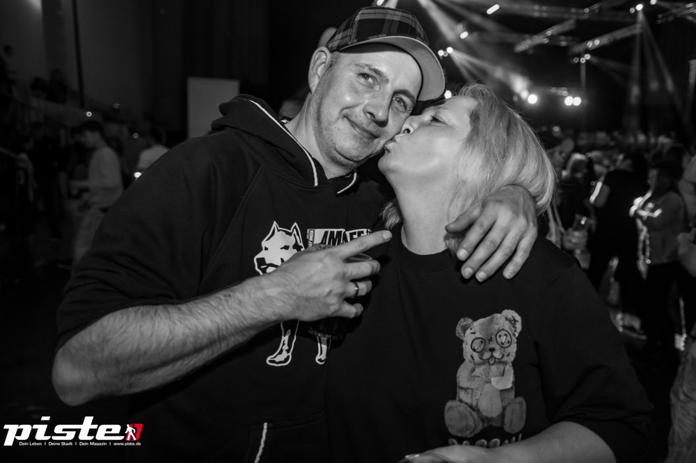 Und drinnen tanzt der Bär Galerie 1