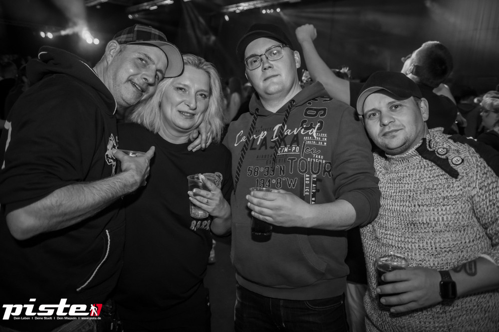 Und drinnen tanzt der Bär Galerie 1