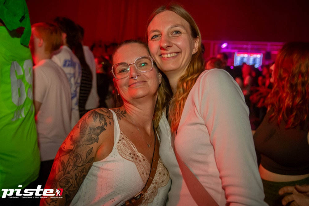 Und drinnen tanzt der Bär Galerie 1