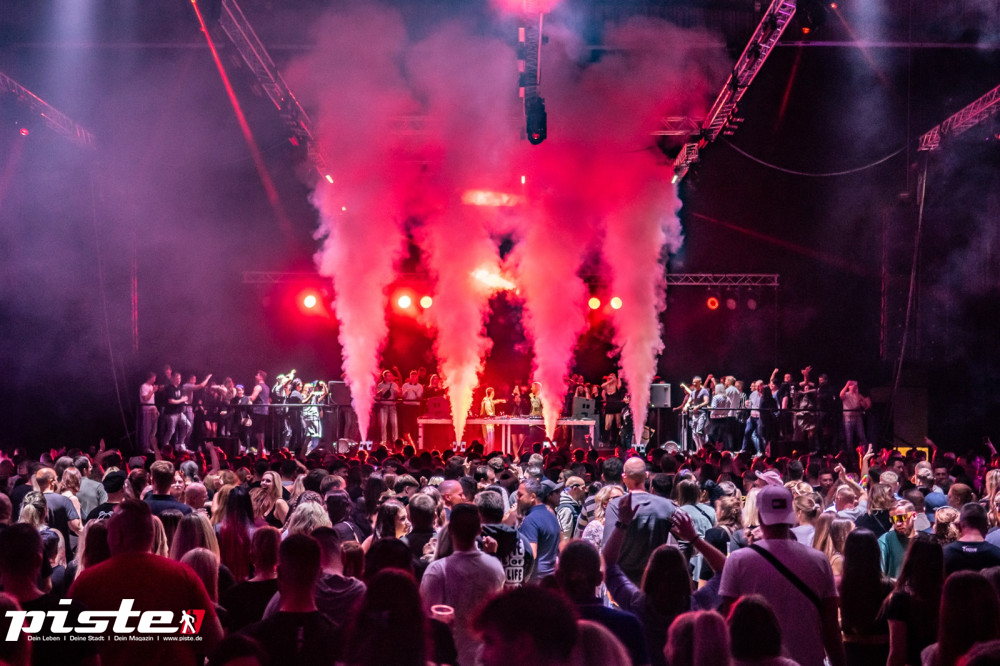 Und drinnen tanzt der Bär Galerie 1