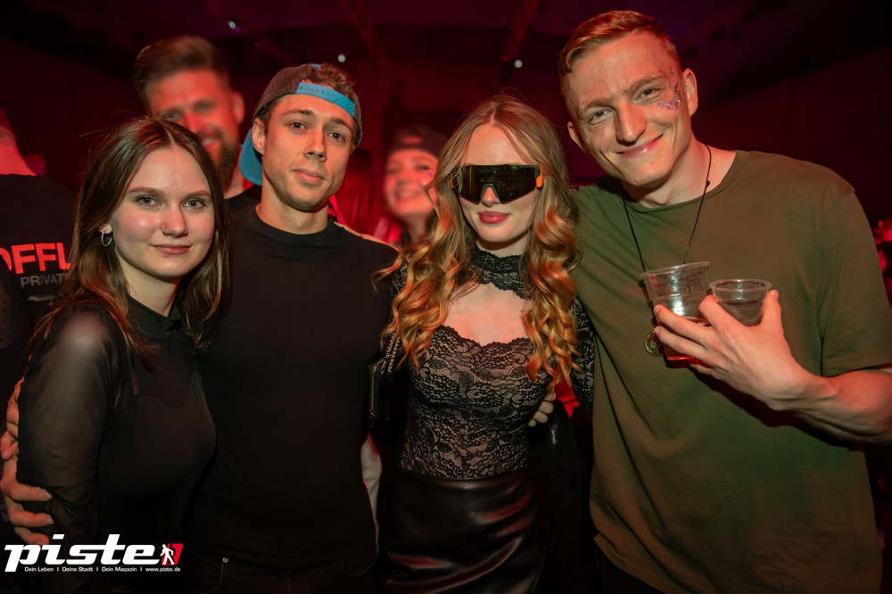 Und drinnen tanzt der Bär Galerie 1