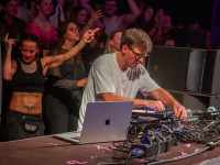 Und drinnen tanzt der Bär Galerie 1