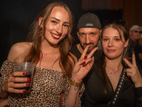 Und drinnen tanzt der Bär Galerie 1