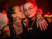 Und drinnen tanzt der Bär Galerie 1