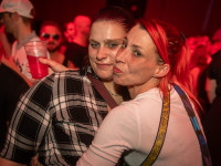 Und drinnen tanzt der Bär Galerie 1