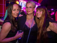 Und drinnen tanzt der Bär Galerie 1