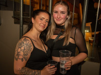 Und drinnen tanzt der Bär Galerie 1