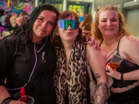 Und drinnen tanzt der Bär Galerie 1