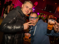 Und drinnen tanzt der Bär Galerie 1