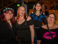 Und drinnen tanzt der Bär Galerie 1