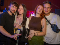 Und drinnen tanzt der Bär Galerie 1