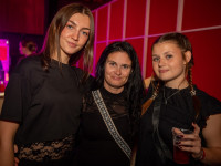 Und drinnen tanzt der Bär Galerie 1