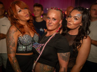 Und drinnen tanzt der Bär Galerie 1