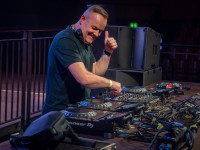 Und drinnen tanzt der Bär Galerie 1