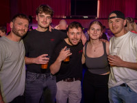 Und drinnen tanzt der Bär Galerie 1