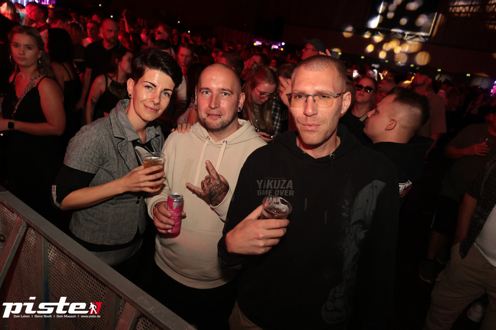 Und drinnen tanzt der Bär Galerie 2