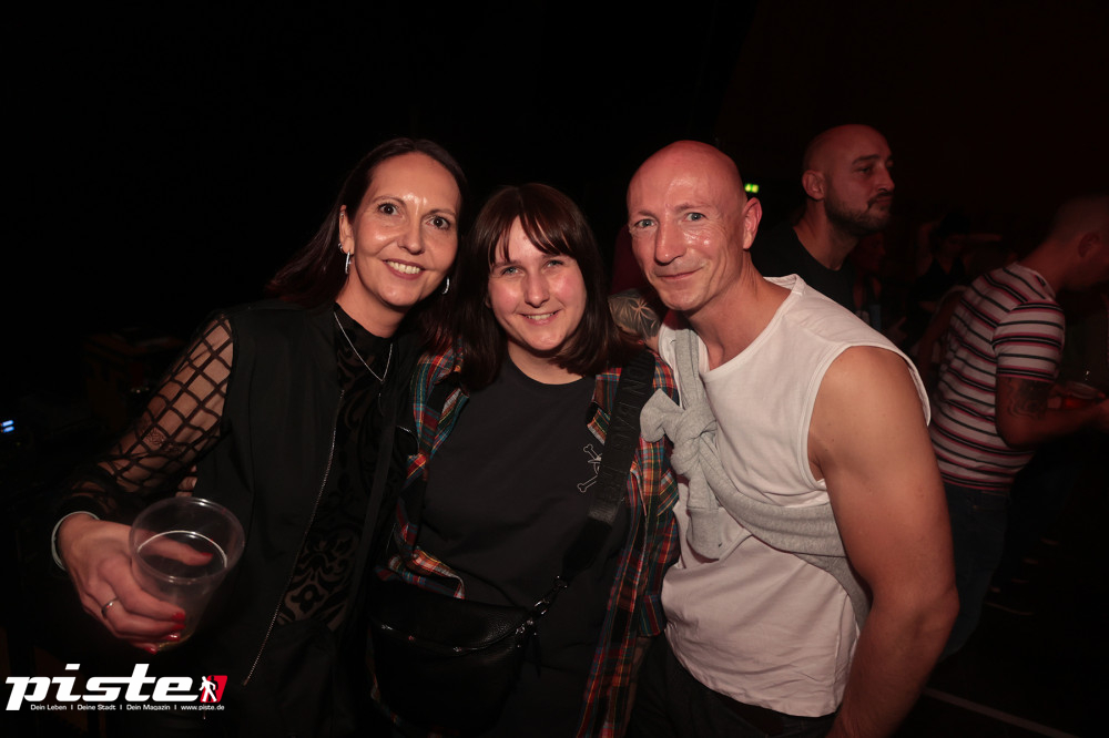 Und drinnen tanzt der Bär Galerie 2