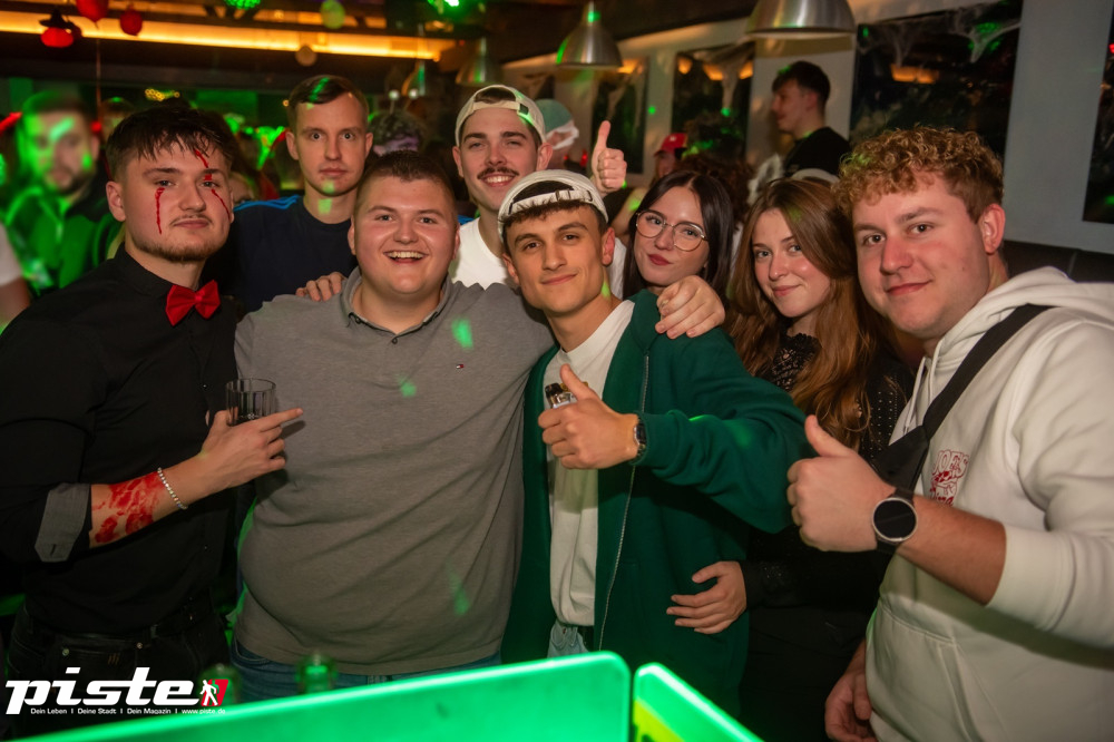 Große Halloween Partynacht