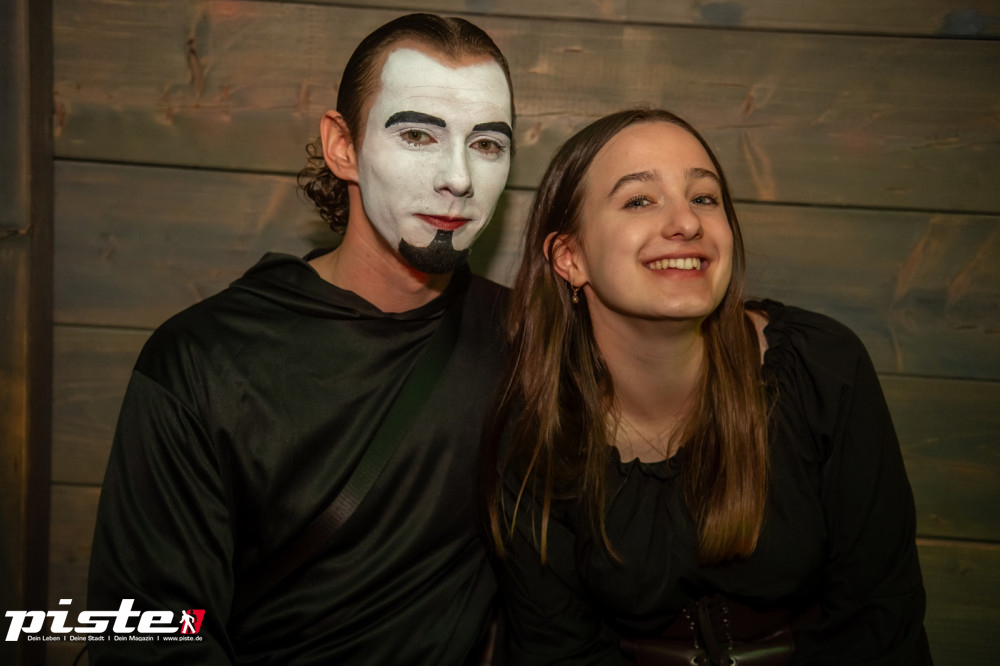 Große Halloween Partynacht