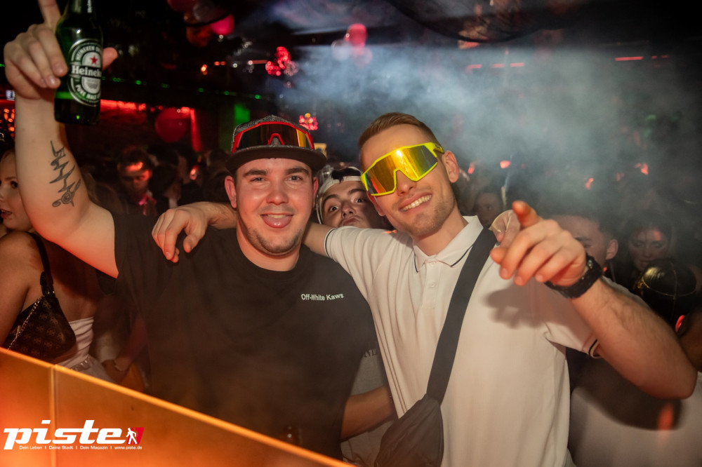 Große Halloween Partynacht