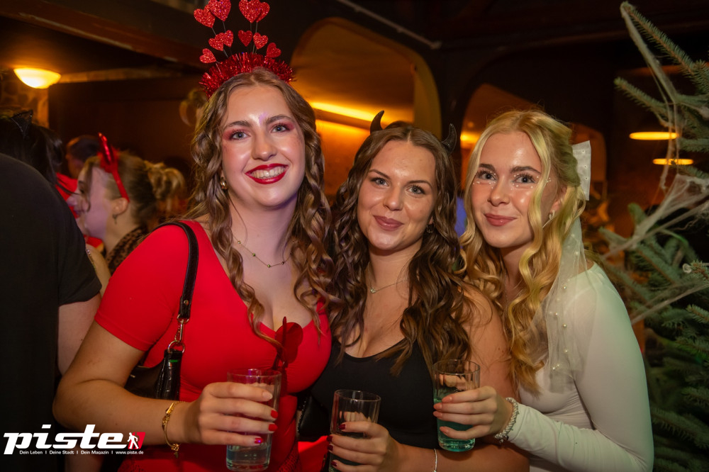 Große Halloween Partynacht