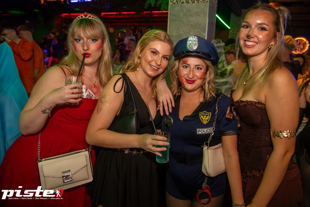 Große Halloween Partynacht