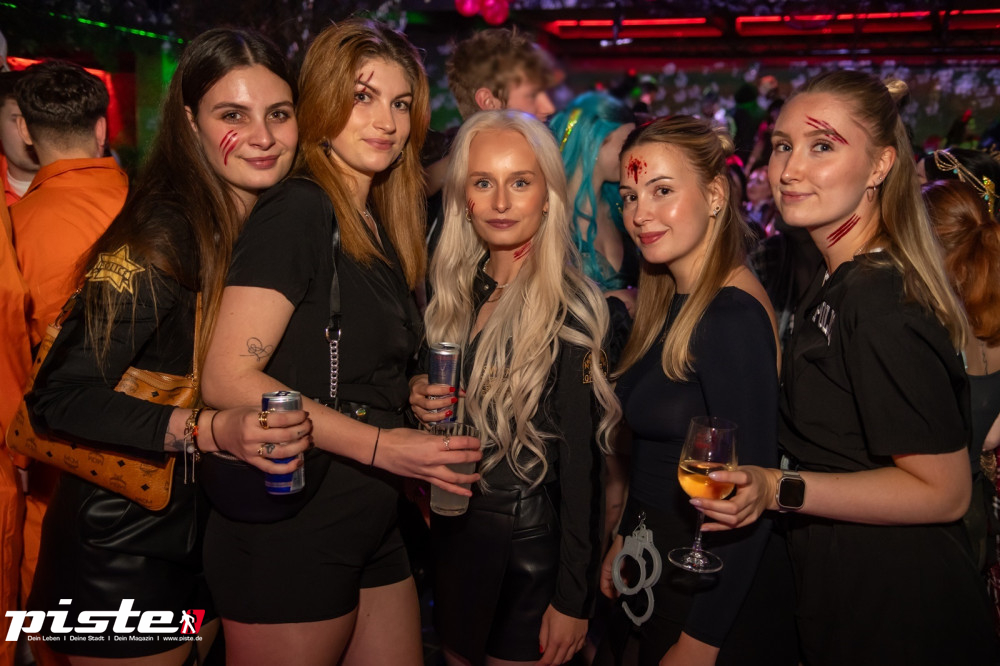 Große Halloween Partynacht