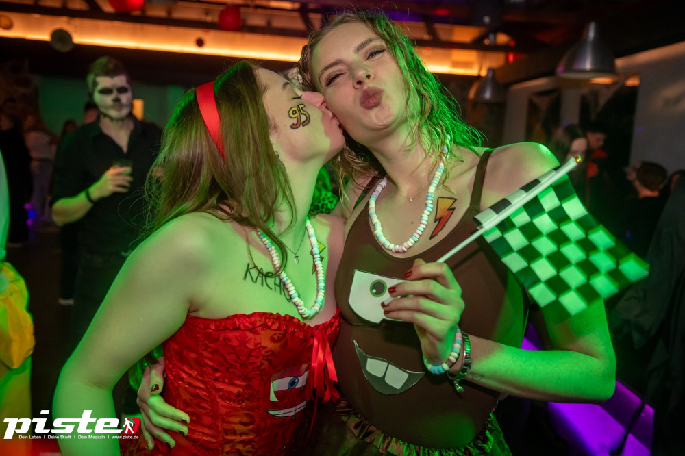 Große Halloween Partynacht