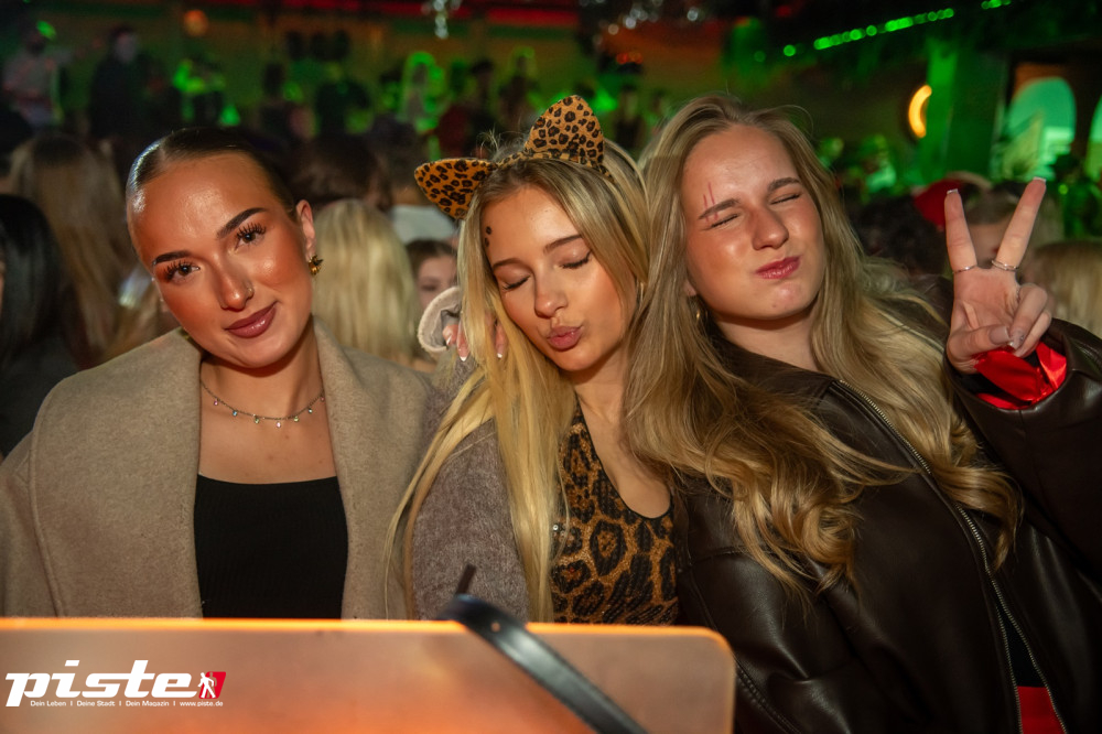 Große Halloween Partynacht