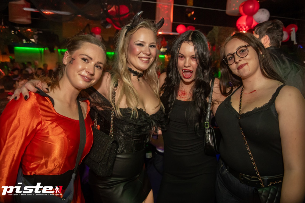 Große Halloween Partynacht