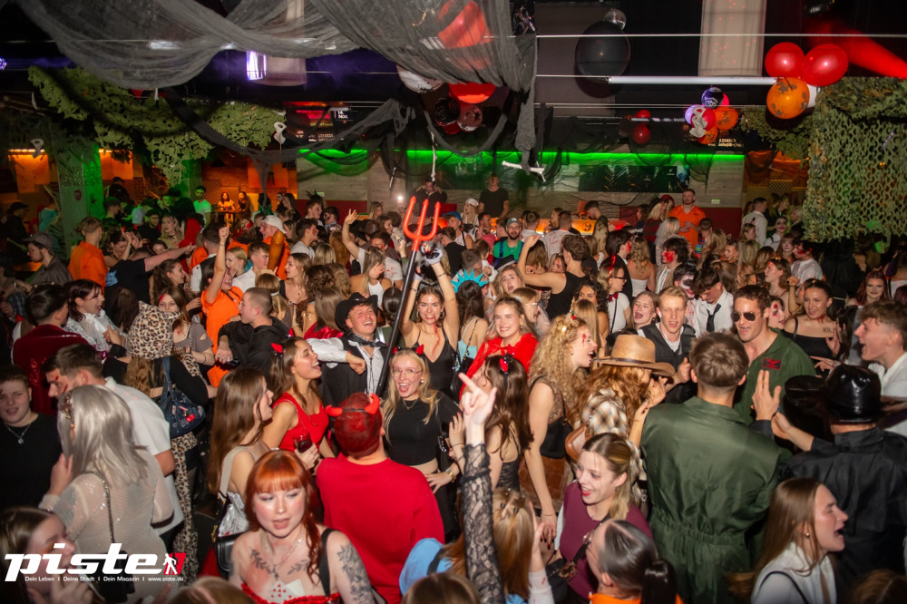 Große Halloween Partynacht