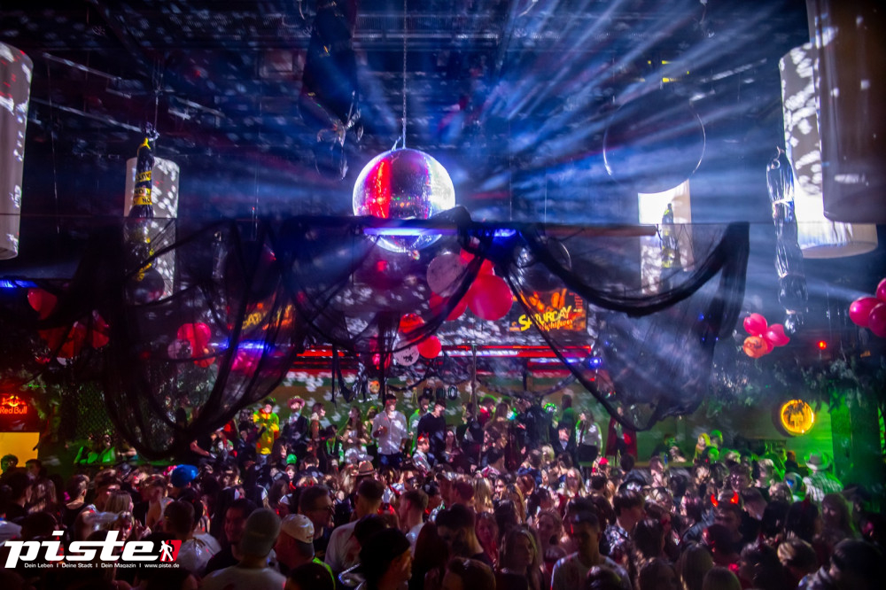 Große Halloween Partynacht