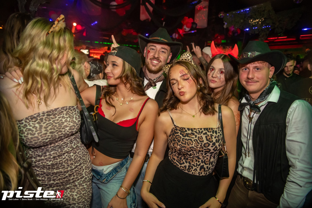 Große Halloween Partynacht