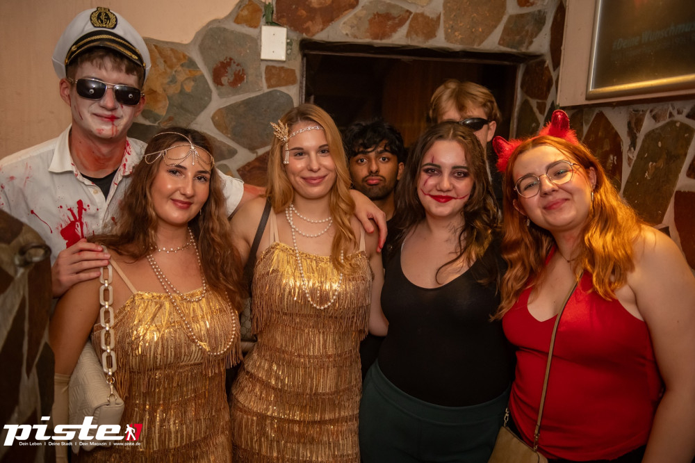 Große Halloween Partynacht