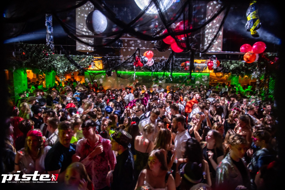 Große Halloween Partynacht