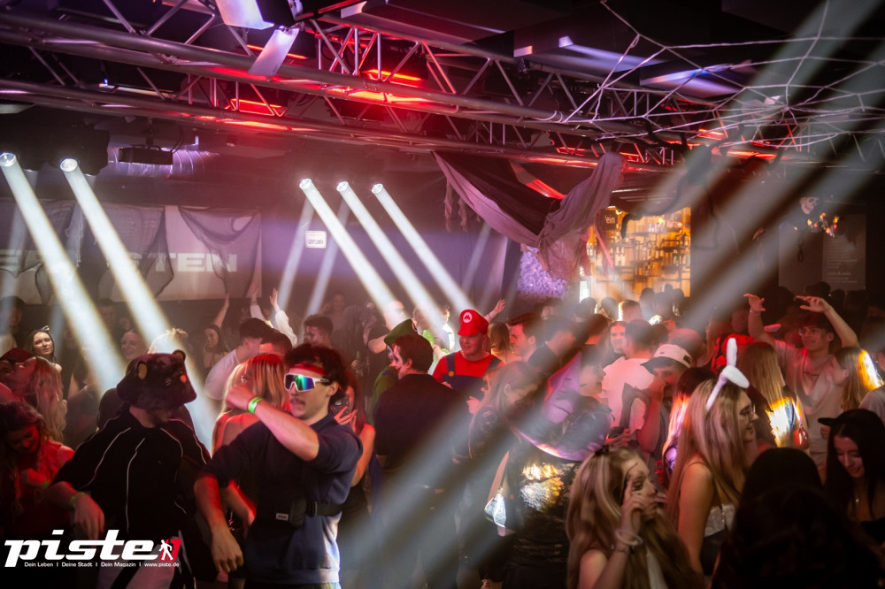 Houserasten meets Kxxma