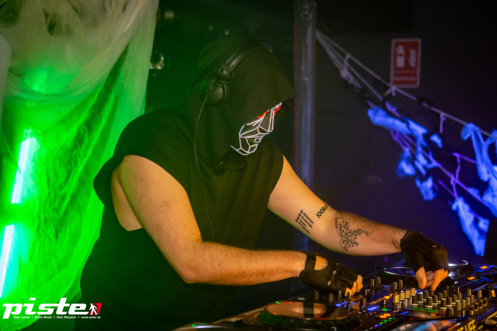 Houserasten meets Kxxma