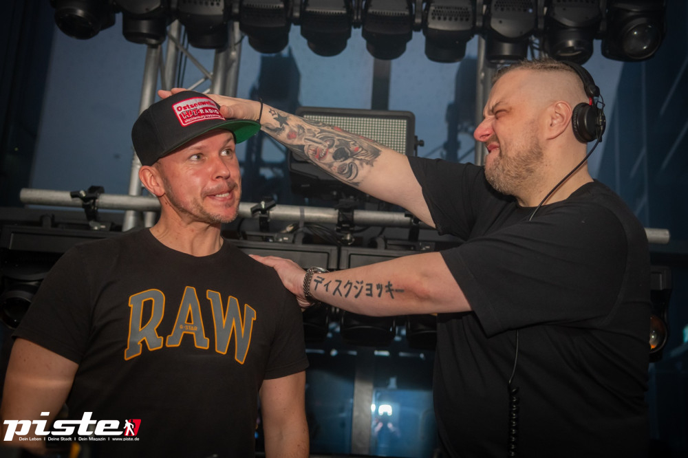 Goliaths UE30 Party Teil 1