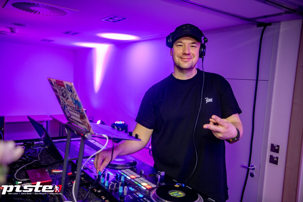 Goliaths UE30 Party Teil 1