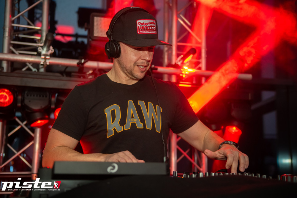 Goliaths UE30 Party Teil 1