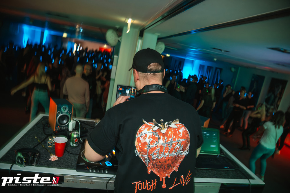 Goliaths UE30 Party Teil 2