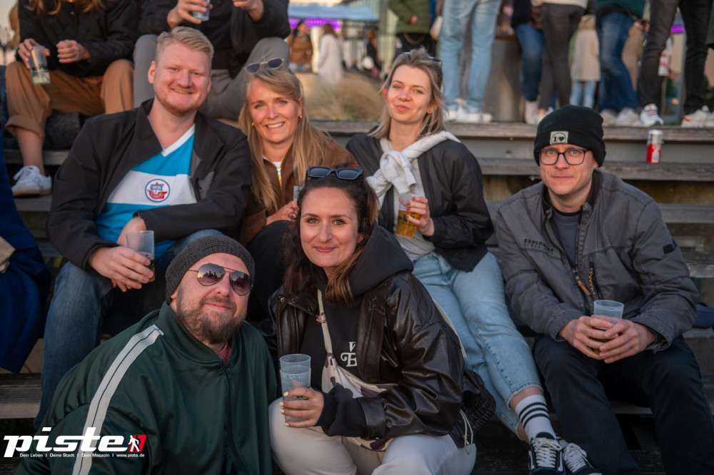 After Work Lounge: Tanz in den Mai