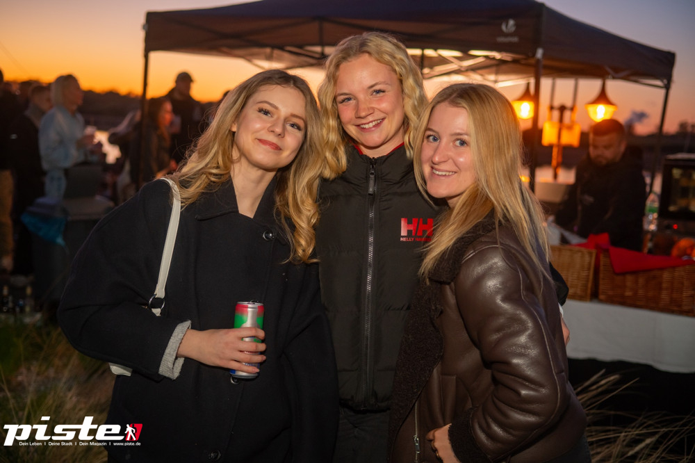 After Work Lounge: Tanz in den Mai