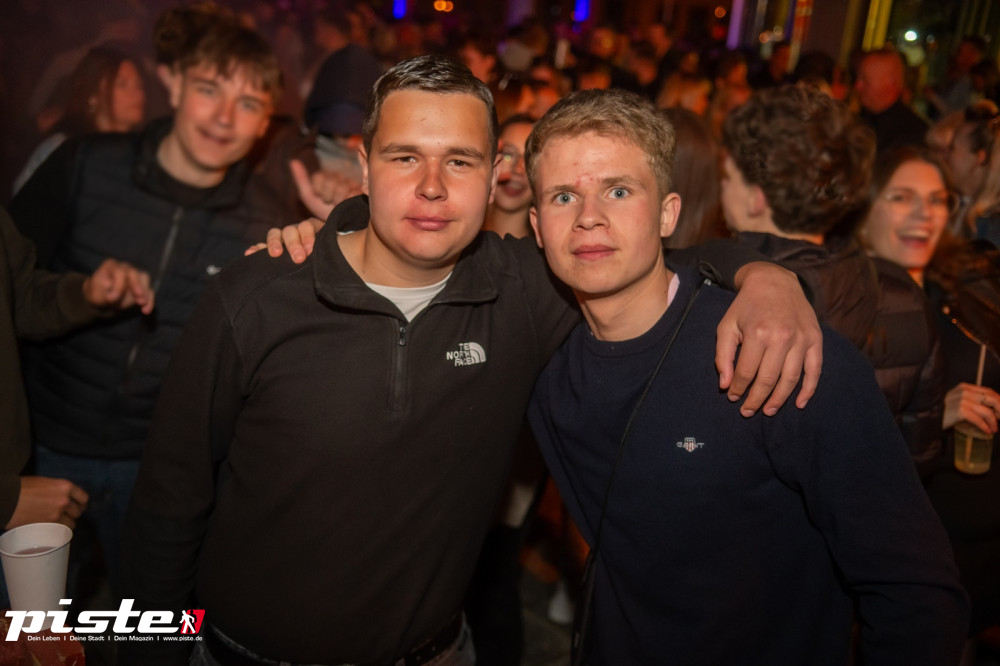 After Work Lounge: Tanz in den Mai