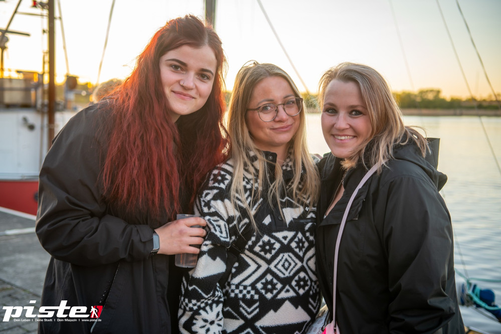 After Work Lounge: Tanz in den Mai