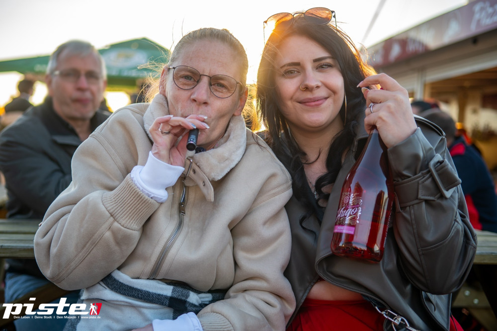 After Work Lounge: Tanz in den Mai