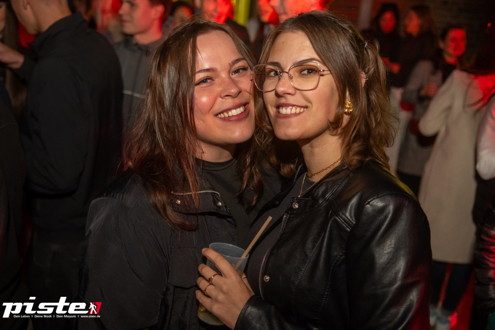 After Work Lounge: Tanz in den Mai